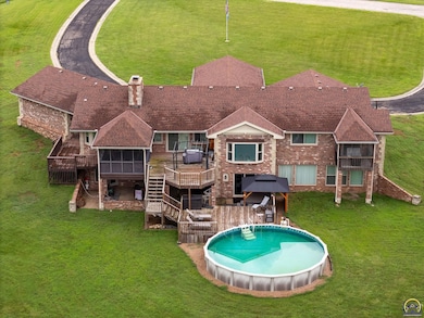 2040 SW Cottonwood Ln, Topeka, KS 66615 - photo 3