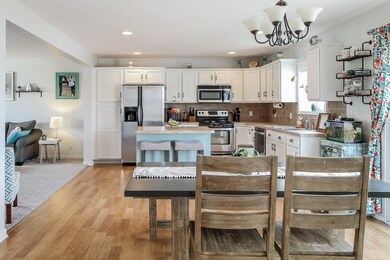 008-photo-dining-room-5622452