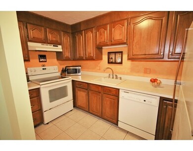 144 Quincy Shore Dr unit 137, Quincy, MA 02171 - photo 6