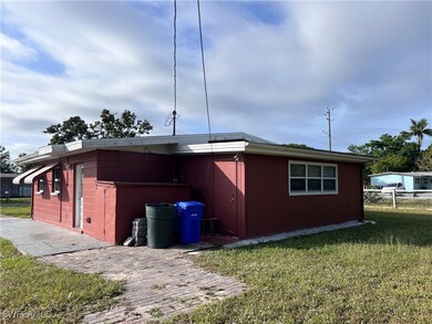 2601 Elmwood St, Fort Myers, FL 33901 - photo 5