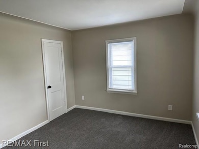 24707 Saxony Ave, Eastpointe, MI 48021 - photo 6