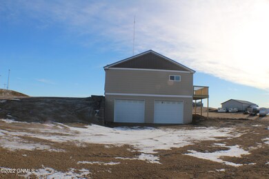 14718 Mortenson St, Williston, ND 58801 - photo 2