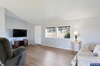 38733 Shady Oak Rd NE, Albany, OR 97322 - photo 6