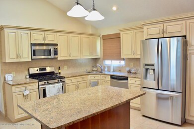 53 Lyon Place, Staten Island, NY 10314 - photo 4