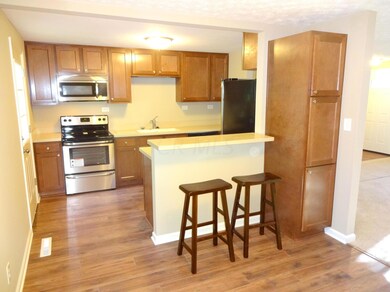 BreakfastBar-Kitchen