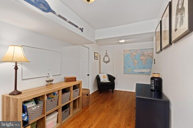 8921 Shamrock Ct, Springfield, VA 22152 - photo 6