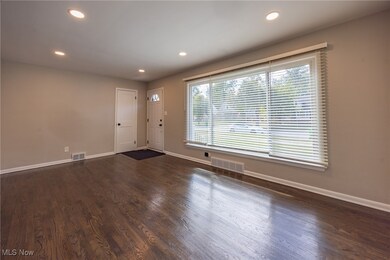 857 Bryn Mawr Ave, Wickliffe, OH 44092 - photo 4