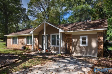 201 Amy Dr, Huntsville, AL 35811 - photo 2