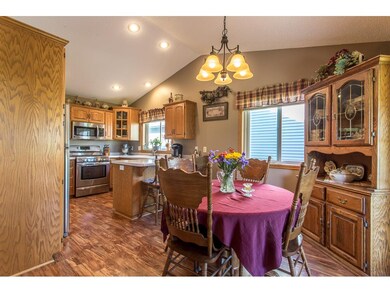 Nice flow from kitchen to dining room