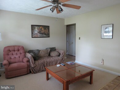104 Courtney Dr, Manassas Park, VA 20111 - photo 4