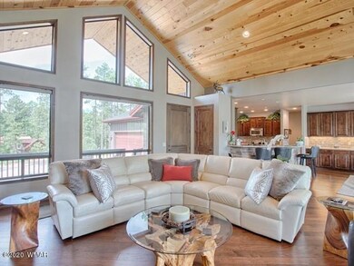 005_Living Room