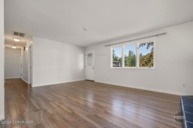 12-web-or-mls-16046 Mammoth Cir Exports-