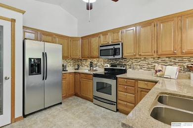 16106 Tucker Ct, Bennington, NE 68007 - photo 3