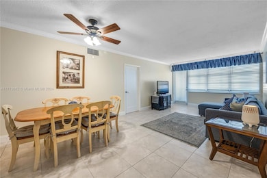 Sea Air Towers unit 719, Hollywood, FL 33019 - photo 2