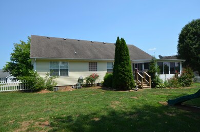 444 Bellaire Dr, Harrodsburg, KY 40330 - photo 3