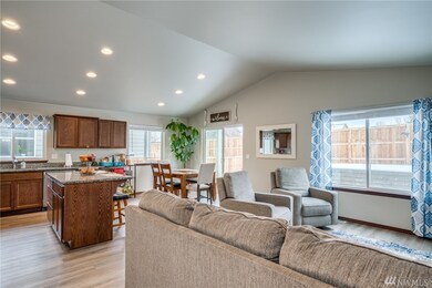 434 S Kansas Loop, East Wenatchee, WA 98802 - photo 3