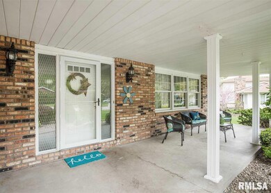 16 Oakbrook Dr, Bettendorf, IA 52722 - photo 2