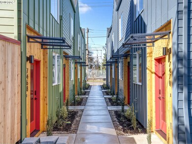 7466 N MacRum Ave unit 9, Portland, OR 97203 - photo 3