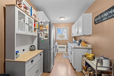 51 Edmunton Dr unit F17, North Babylon, NY 11703 - photo 7