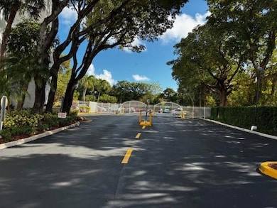 Drake Tower Condominiums unit 2I, Fort Lauderdale, FL 33311 - photo 3