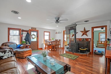 3355 Logan Ave, Waterloo, IA 50703 - photo 6