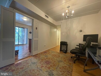 132 Roberts Ln unit 202, Alexandria, VA 22314 - photo 5