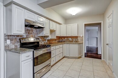 3211 Parkwood Dr, Houston, TX 77021 - photo 5