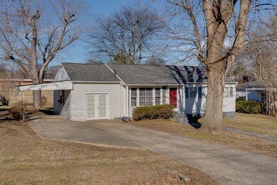 107 Charlotte Dr, Shelbyville, TN 37160 - photo 5