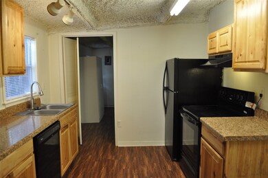 2306 Sledge St, Waller, TX 77484 - photo 2