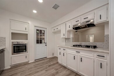 8707 Brackley Ln, Houston, TX 77088 - photo 4