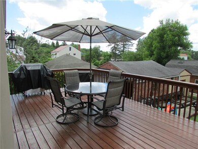 Deck off 1st floor family room