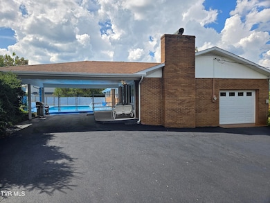 720 N Mohawk Dr, Erwin, TN 37650 - photo 5