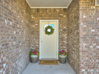 5821 Coldspring Ln, Bartlesville, OK 74006 - photo 3