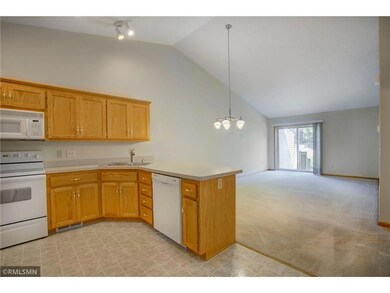 5-web-or-mls-Kitchen_Living Room
