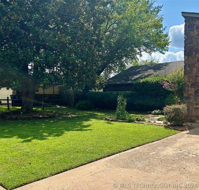 1108 S 32nd St, Broken Arrow, OK 74014 - photo 2