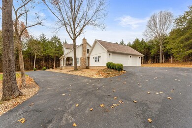 Driveway up to hom