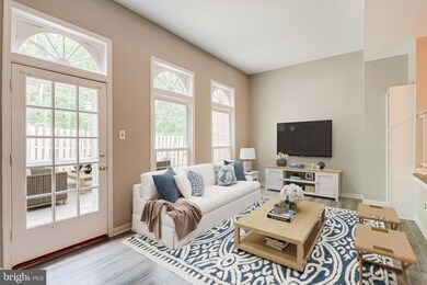 2539 Windbreak Dr, Alexandria, VA 22306 - photo 3