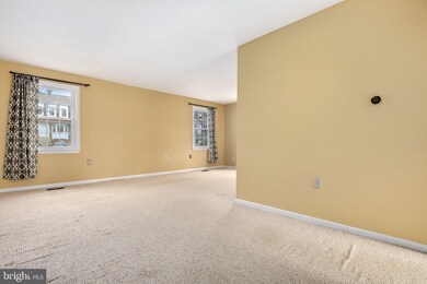 17830 Lochness Cir, Olney, MD 20832 - photo 4