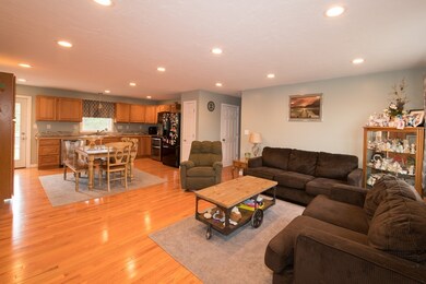 1 Marszalkowski St, Blackstone, MA 01504 - photo 5