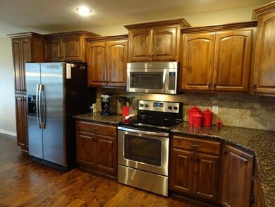 809 E Roubidoux St, Nixa, MO 65714 - photo 5