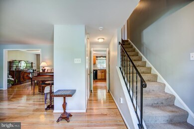 12607 Etruscan Dr, Herndon, VA 20171 - photo 3