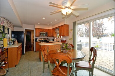 EAT IN KITCHEN