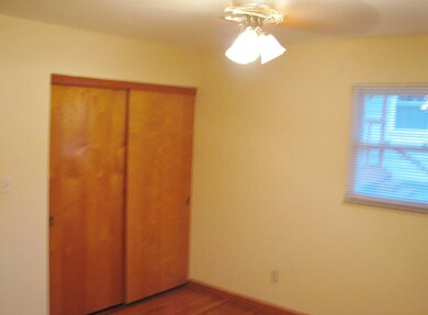 Dbl CLOSETS and Overhead LIGHTING/Fans