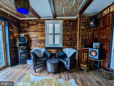 325 Springfield Ave, Folsom, PA 19033 - photo 7