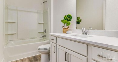 905 Windhill Dr unit 17B, Cantonment, FL 32533 - photo 5