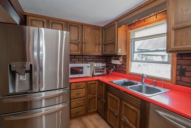 33 Ottawa St, Lowell, MA 01850 - photo 4
