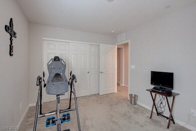 Bdrm with large wall closet