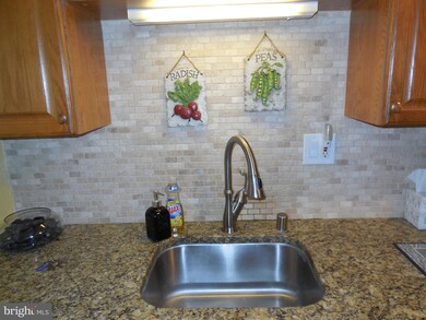 1035 Foxwood Ln, Essex, MD 21221 - photo 3