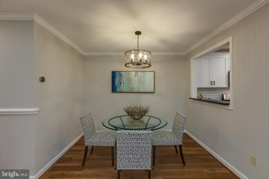 10016 Oakton Terrace Rd, Oakton, VA 22124 - photo 7