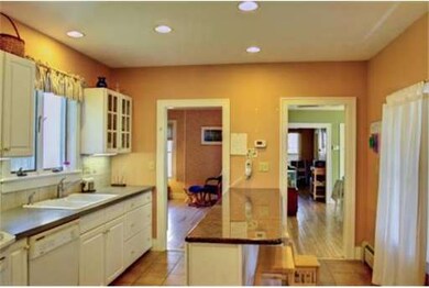 22 Maple St, Florence, MA 01062 - photo 6